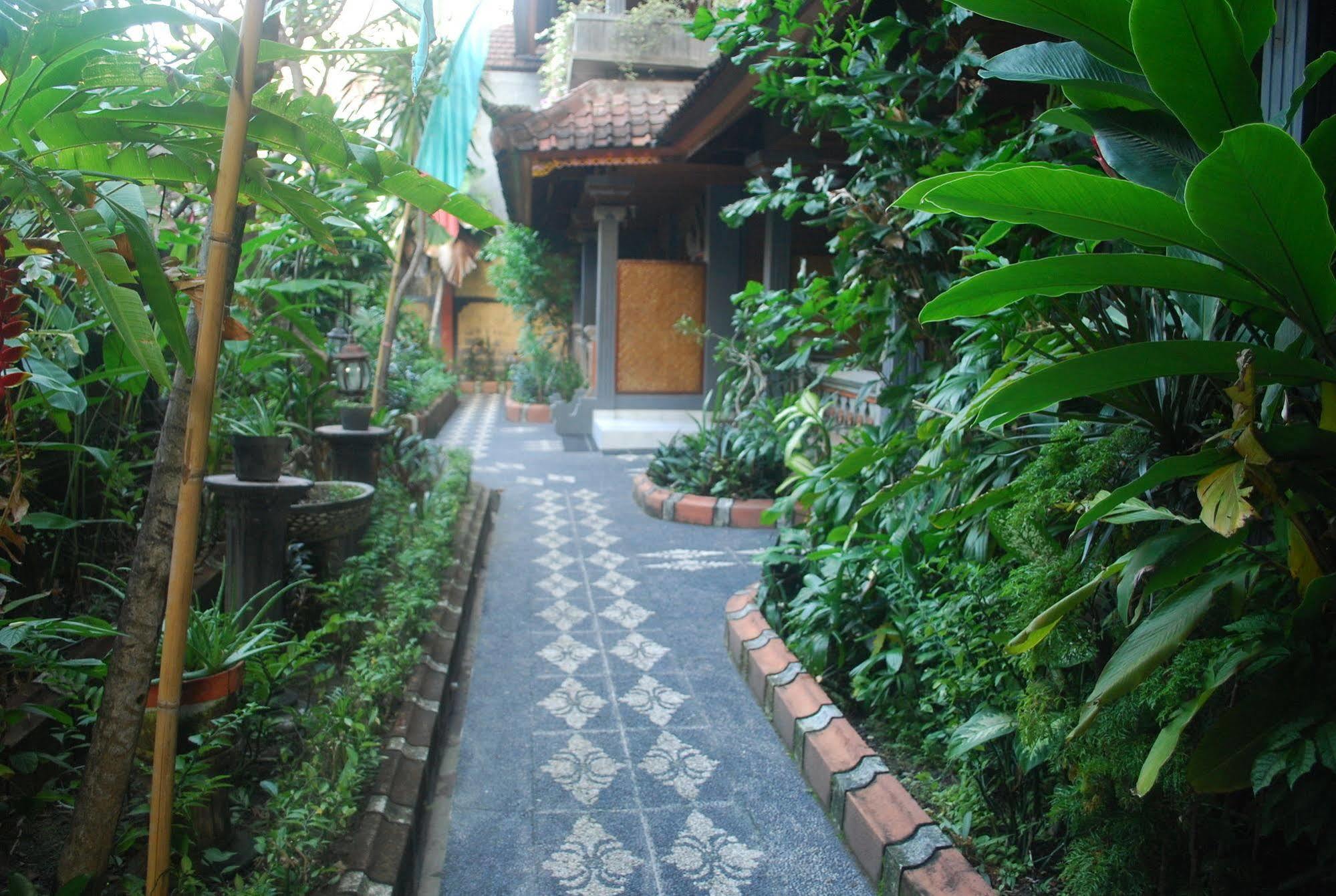 Hotel Sorga Cottages Кута Екстериор снимка